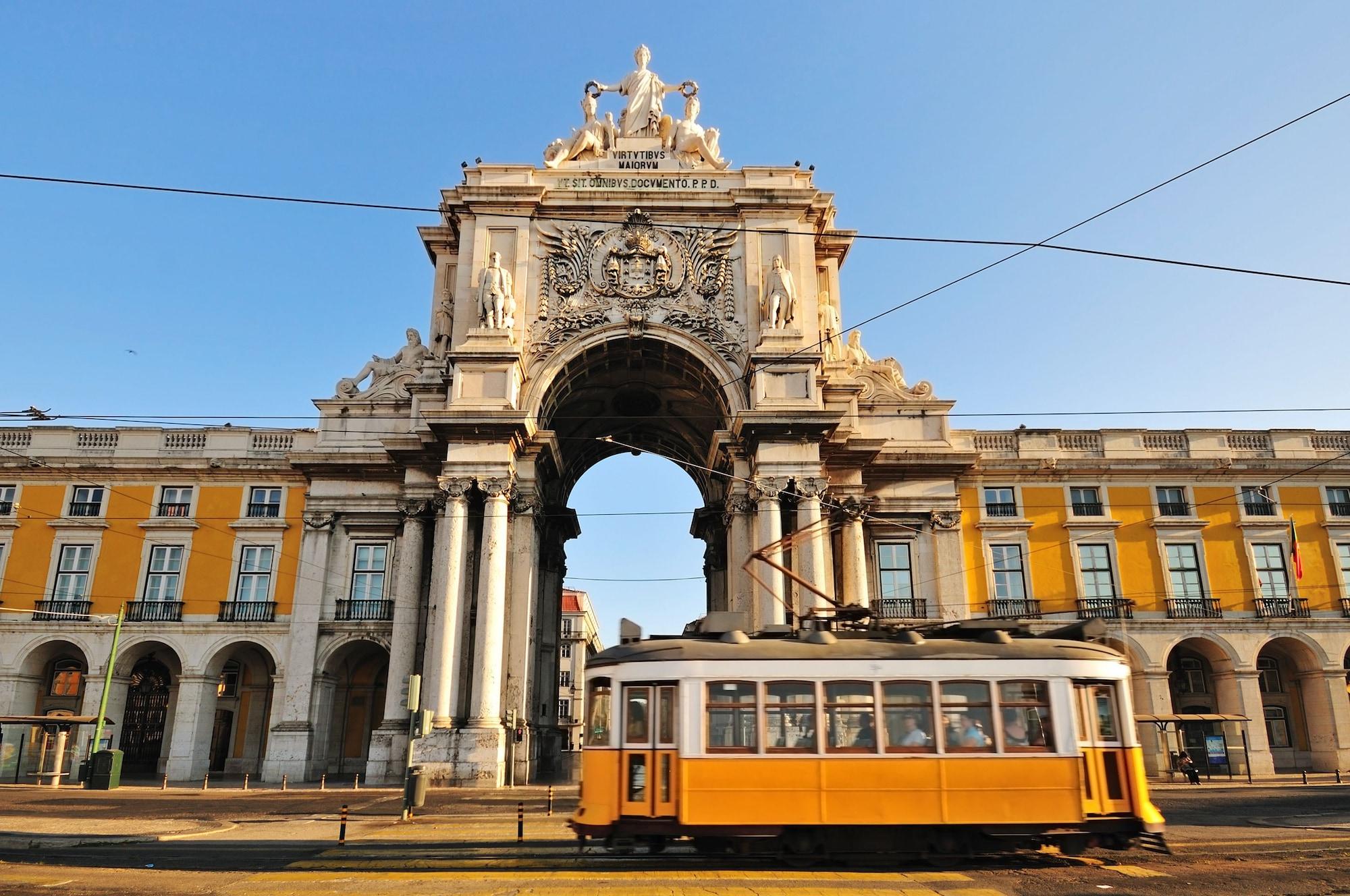 Pousada De Lisboa - Small Luxury Hotels Of The World Екстериор снимка The Rossio railway station