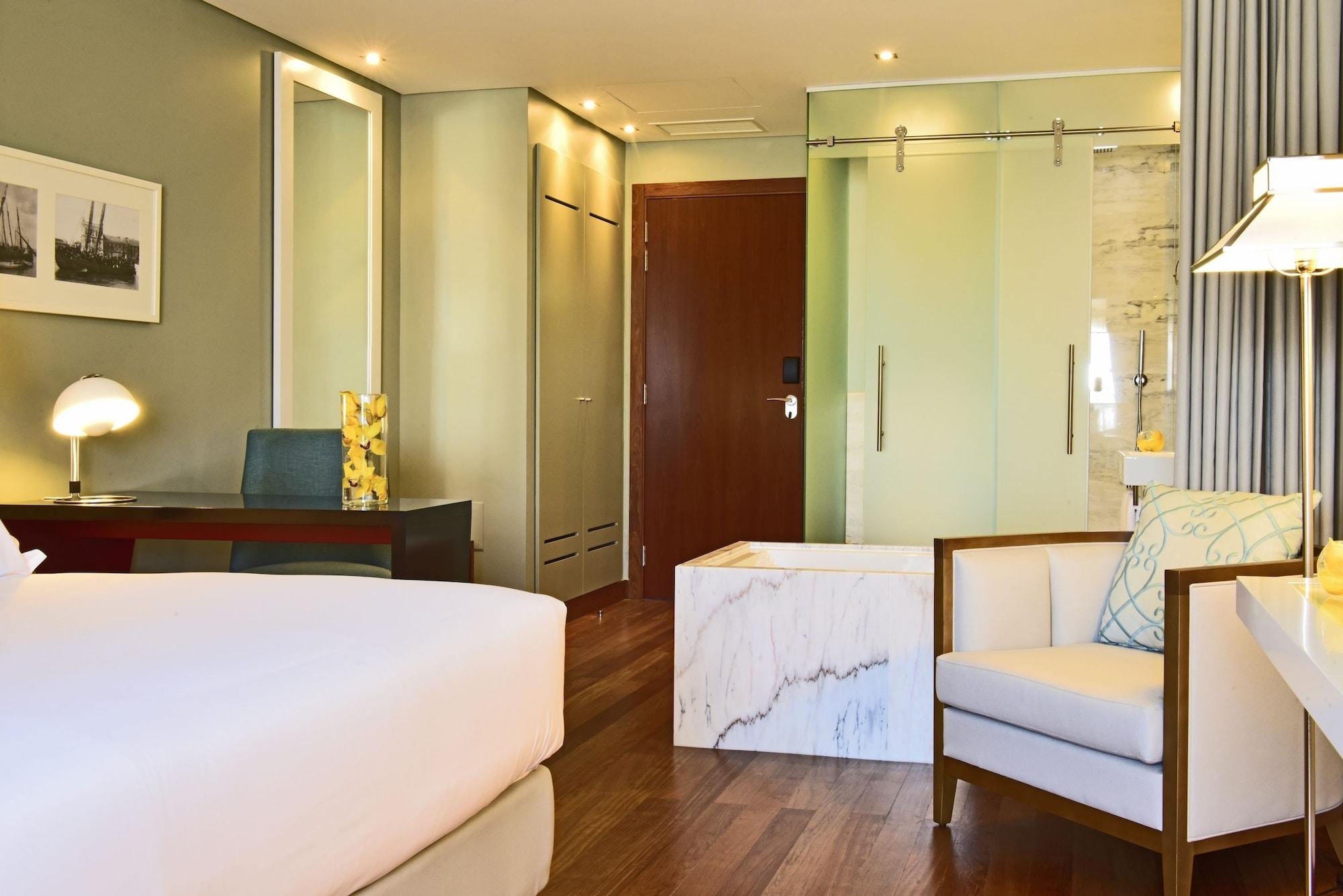 Pousada De Lisboa - Small Luxury Hotels Of The World Екстериор снимка A room at the hotel