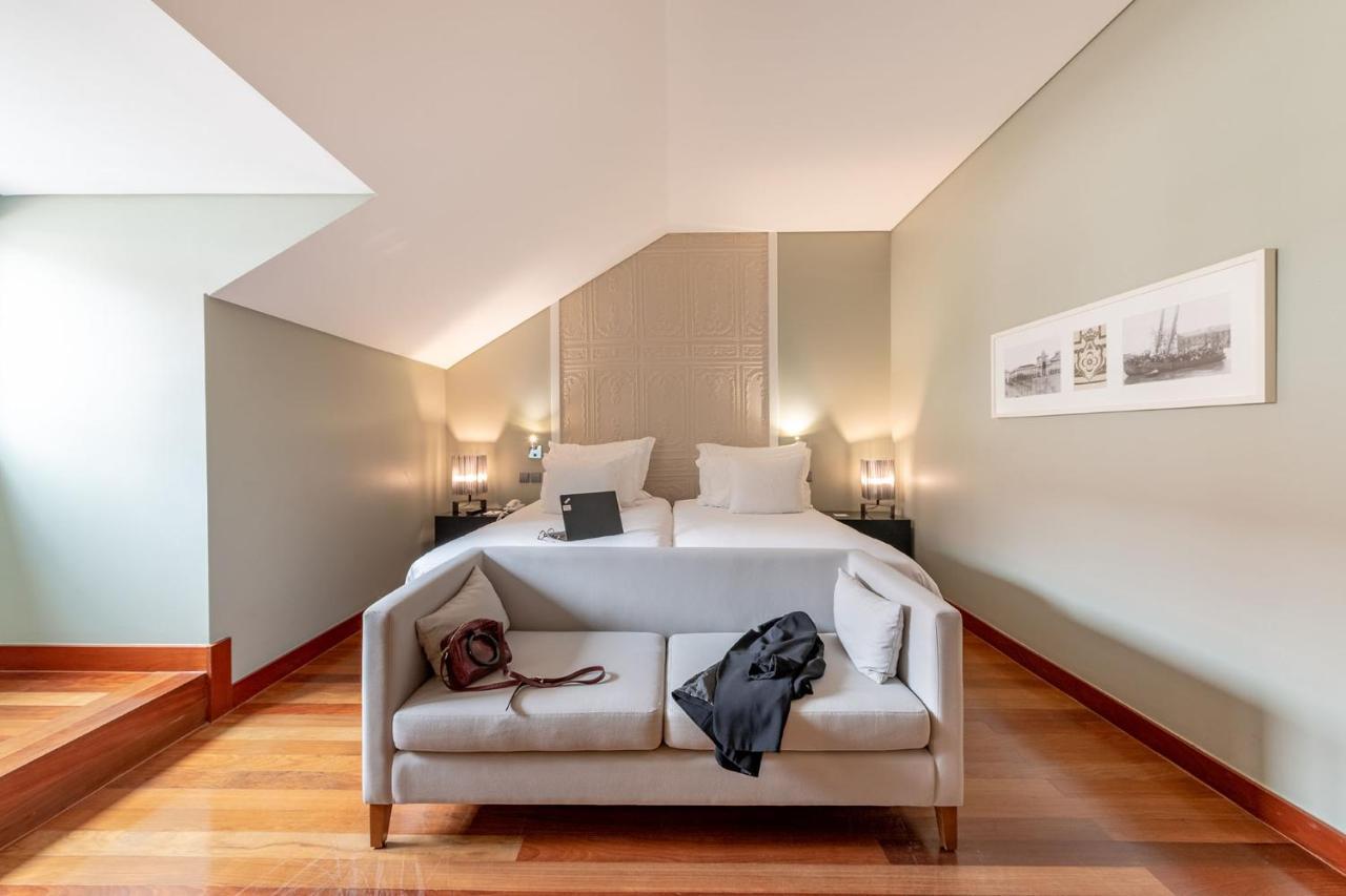 Pousada De Lisboa - Small Luxury Hotels Of The World Екстериор снимка A room at the hotel
