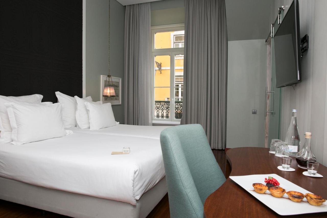 Pousada De Lisboa - Small Luxury Hotels Of The World Екстериор снимка A room at the hotel