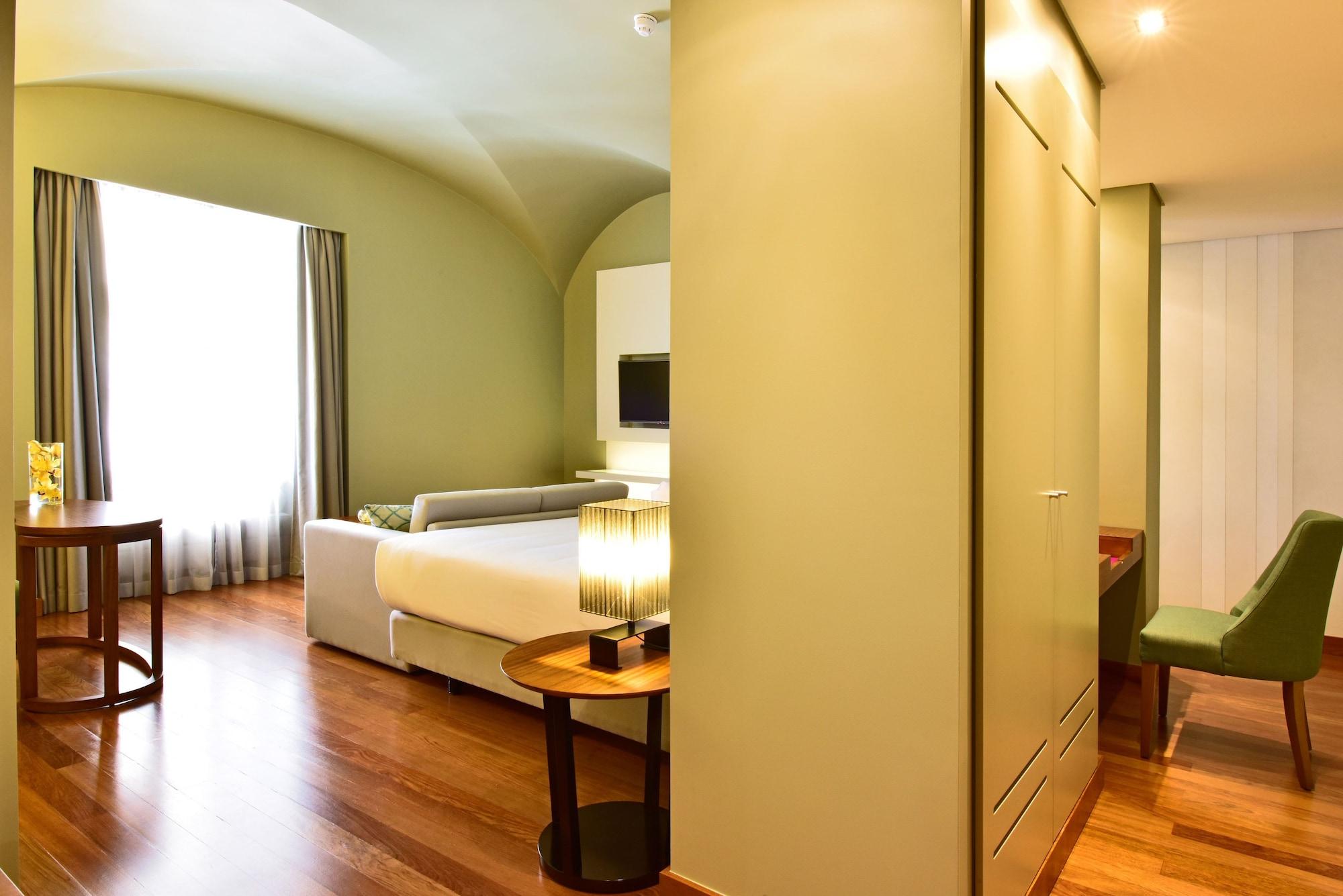 Pousada De Lisboa - Small Luxury Hotels Of The World Екстериор снимка A room at the hotel