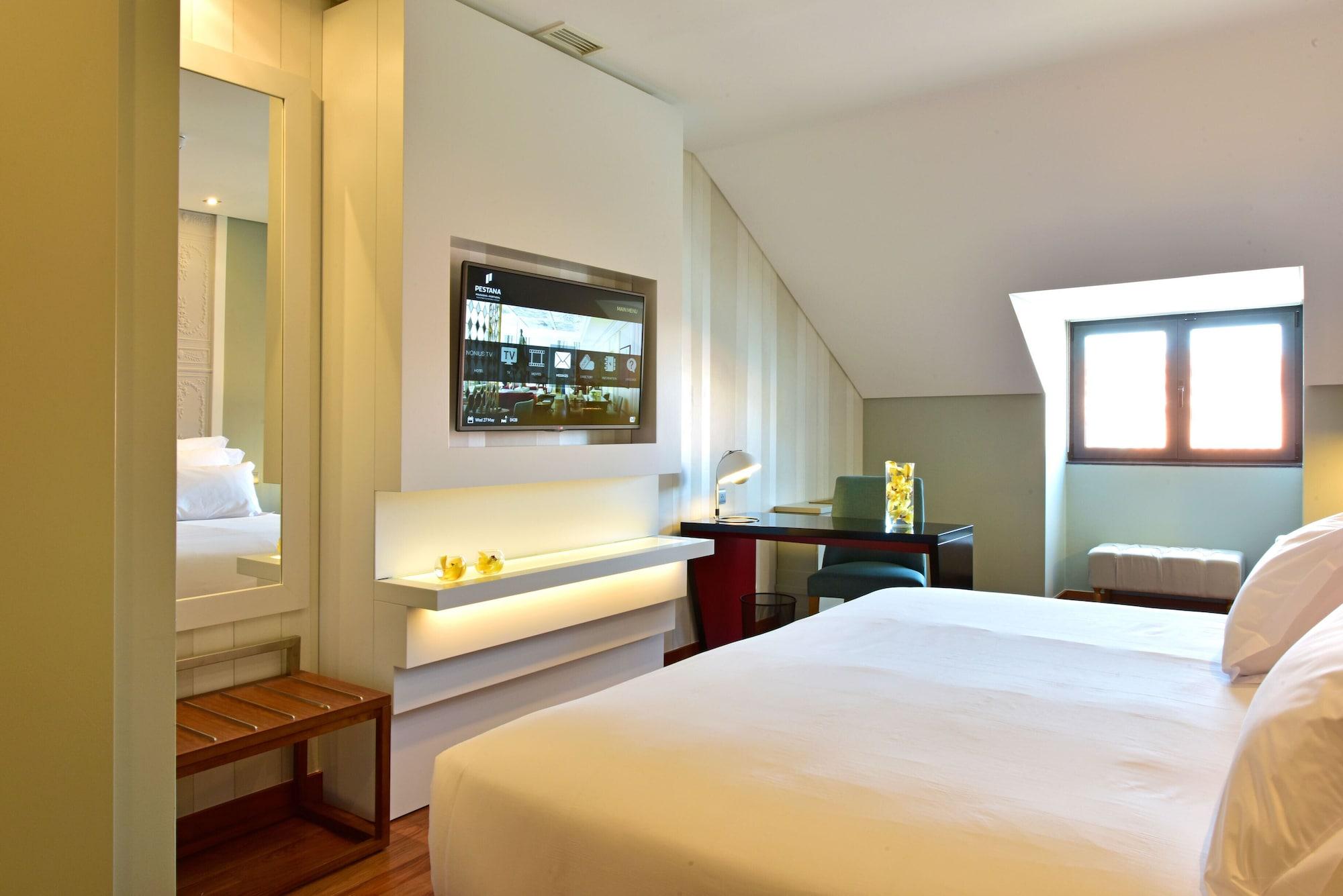 Pousada De Lisboa - Small Luxury Hotels Of The World Екстериор снимка A room at the hotel
