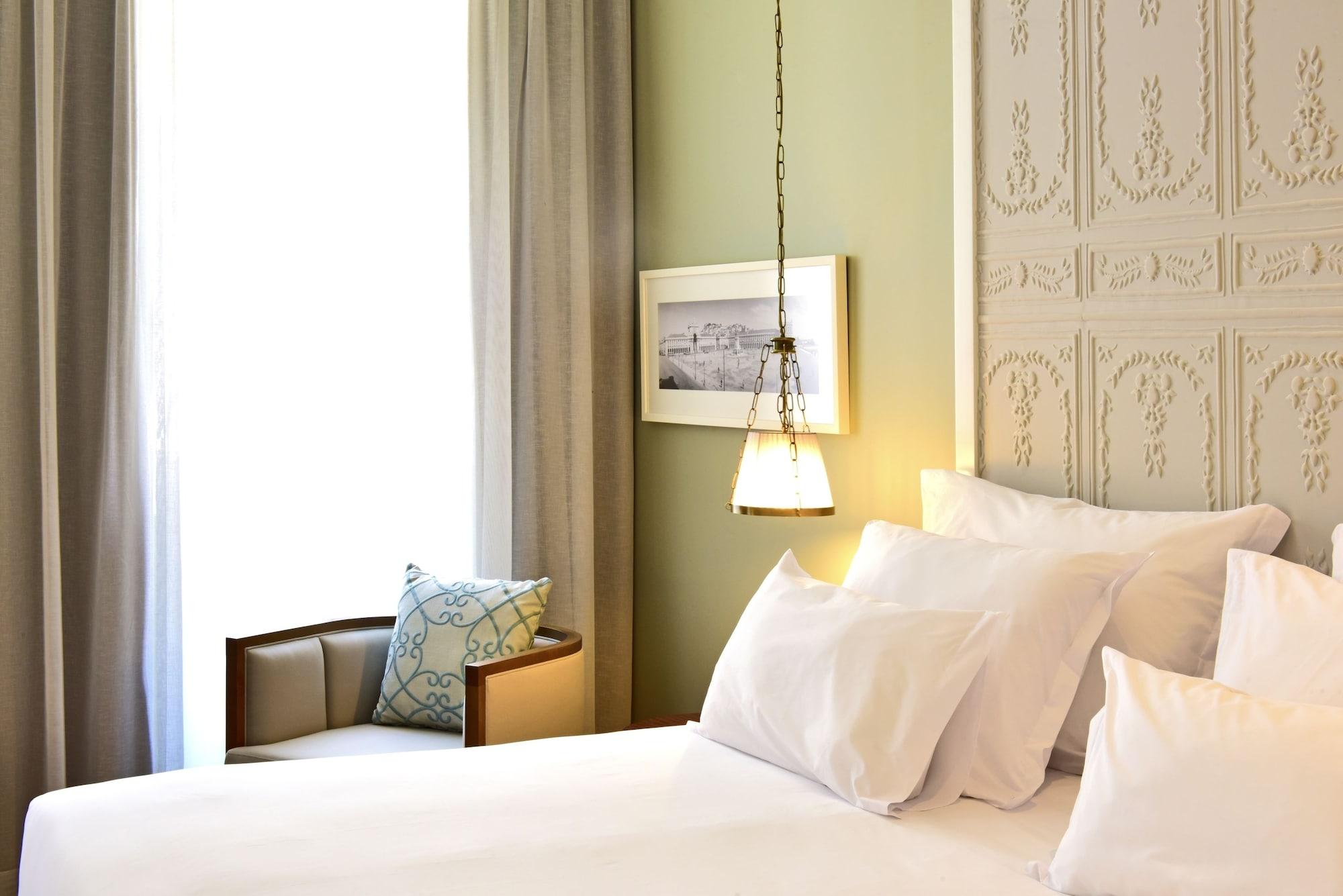Pousada De Lisboa - Small Luxury Hotels Of The World Екстериор снимка A room at the hotel