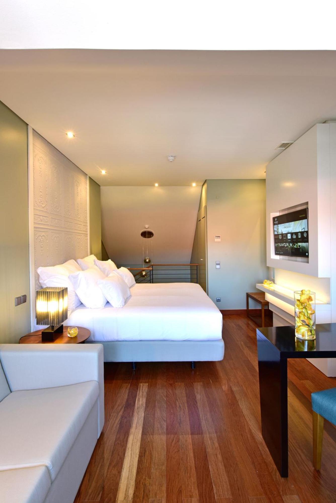 Pousada De Lisboa - Small Luxury Hotels Of The World Екстериор снимка A room at the hotel