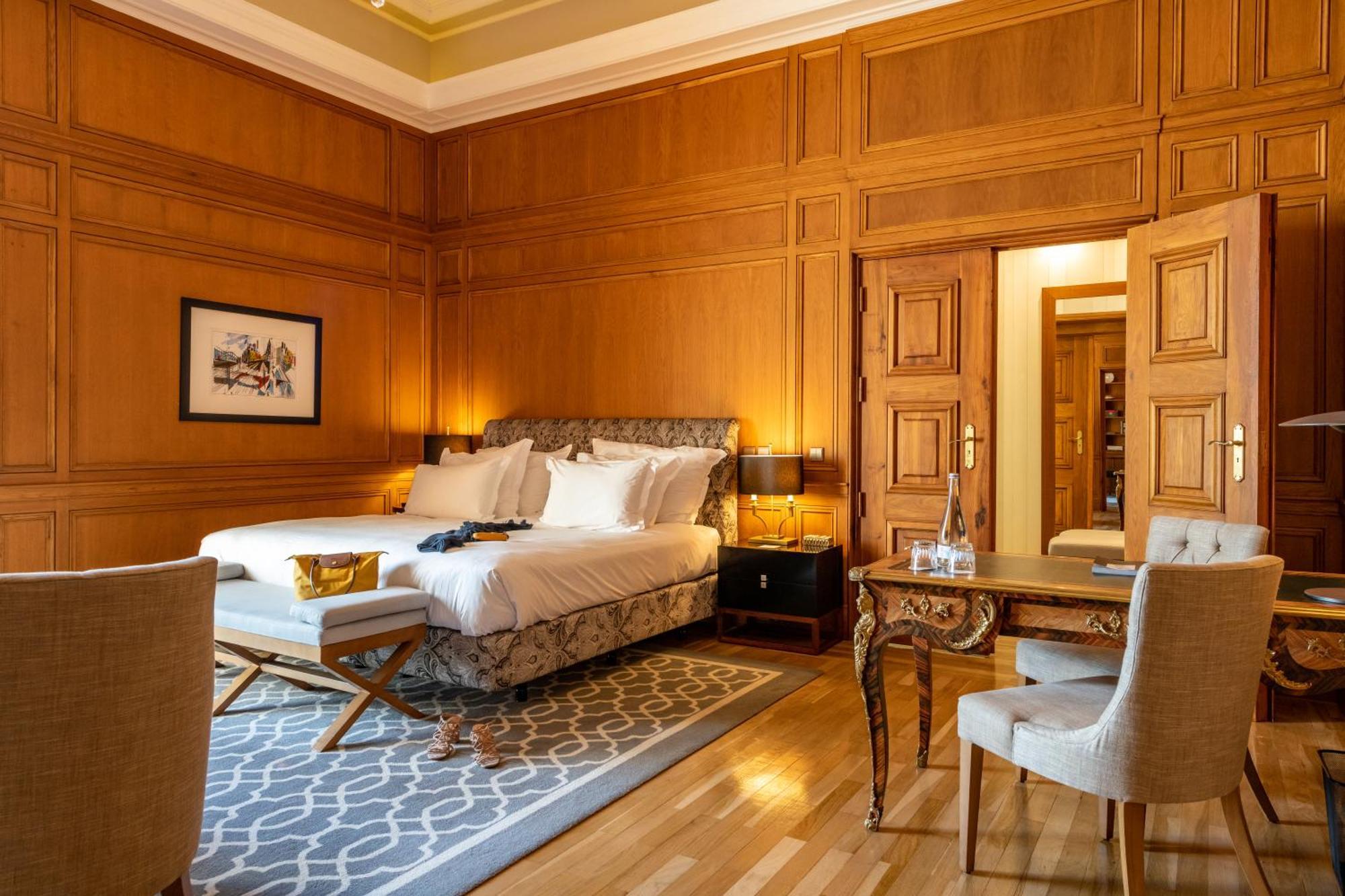 Pousada De Lisboa - Small Luxury Hotels Of The World Екстериор снимка A bedroom at the hotel